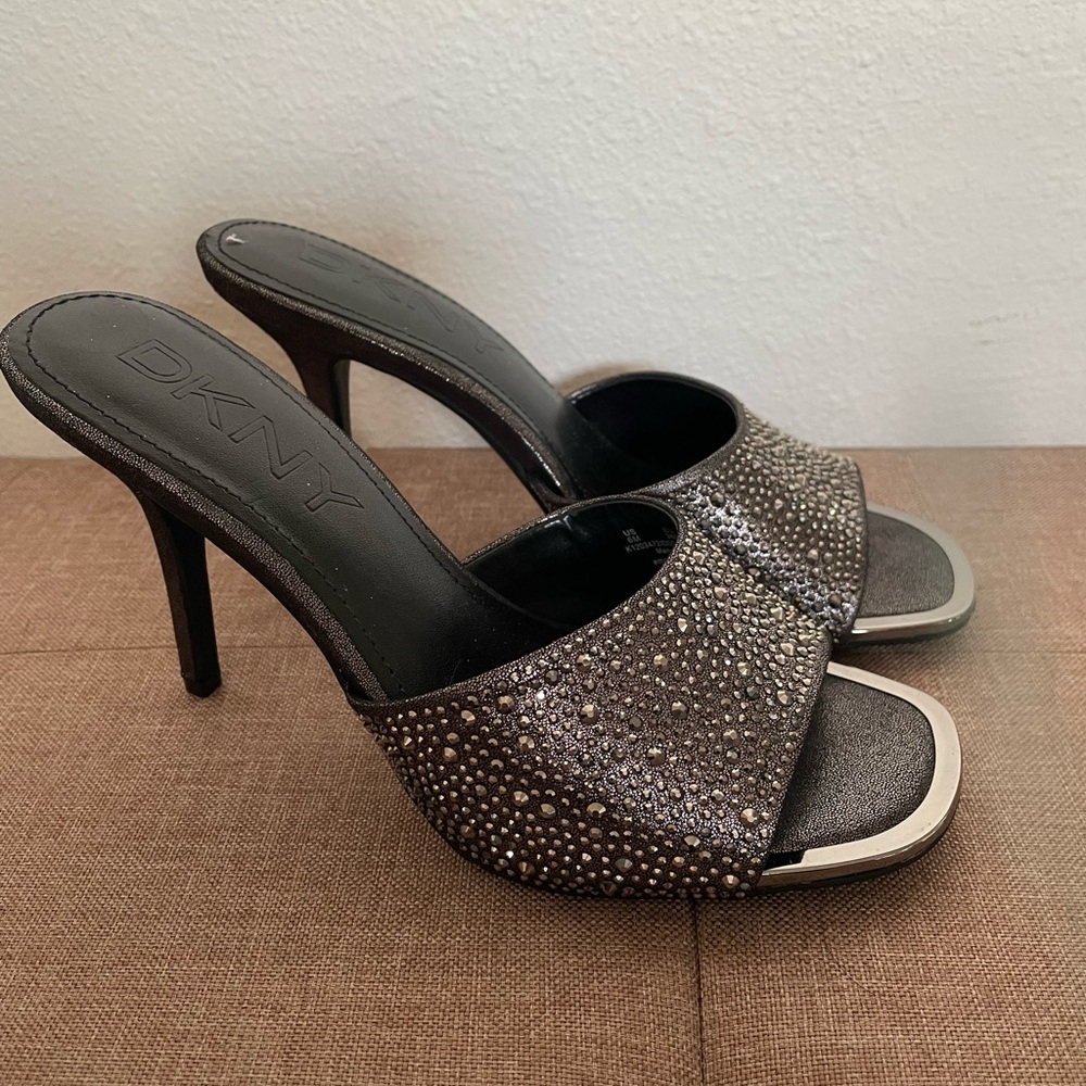 DKNY Grey Dress Shoes Size 6